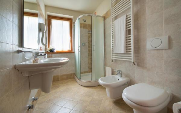 Residence Adamello Resort Понте ди Леньо Стая снимка