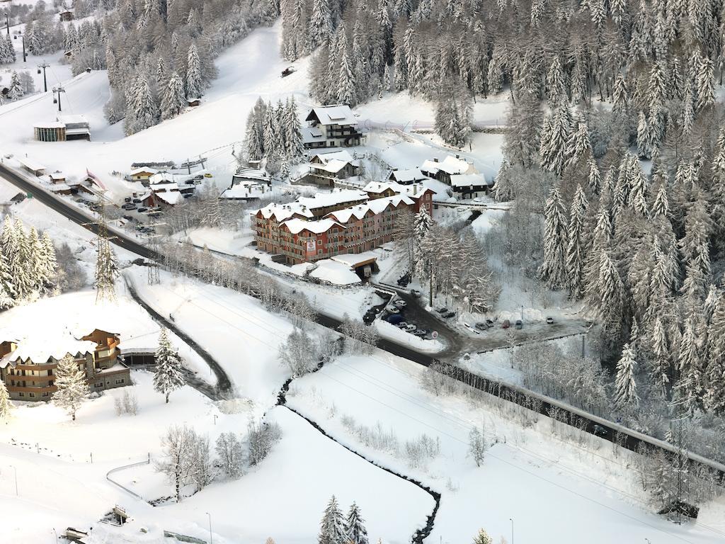 Residence Adamello Resort Понте ди Леньо Екстериор снимка